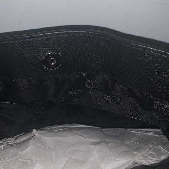 Michael Kors Purse - Picture 6 of 8